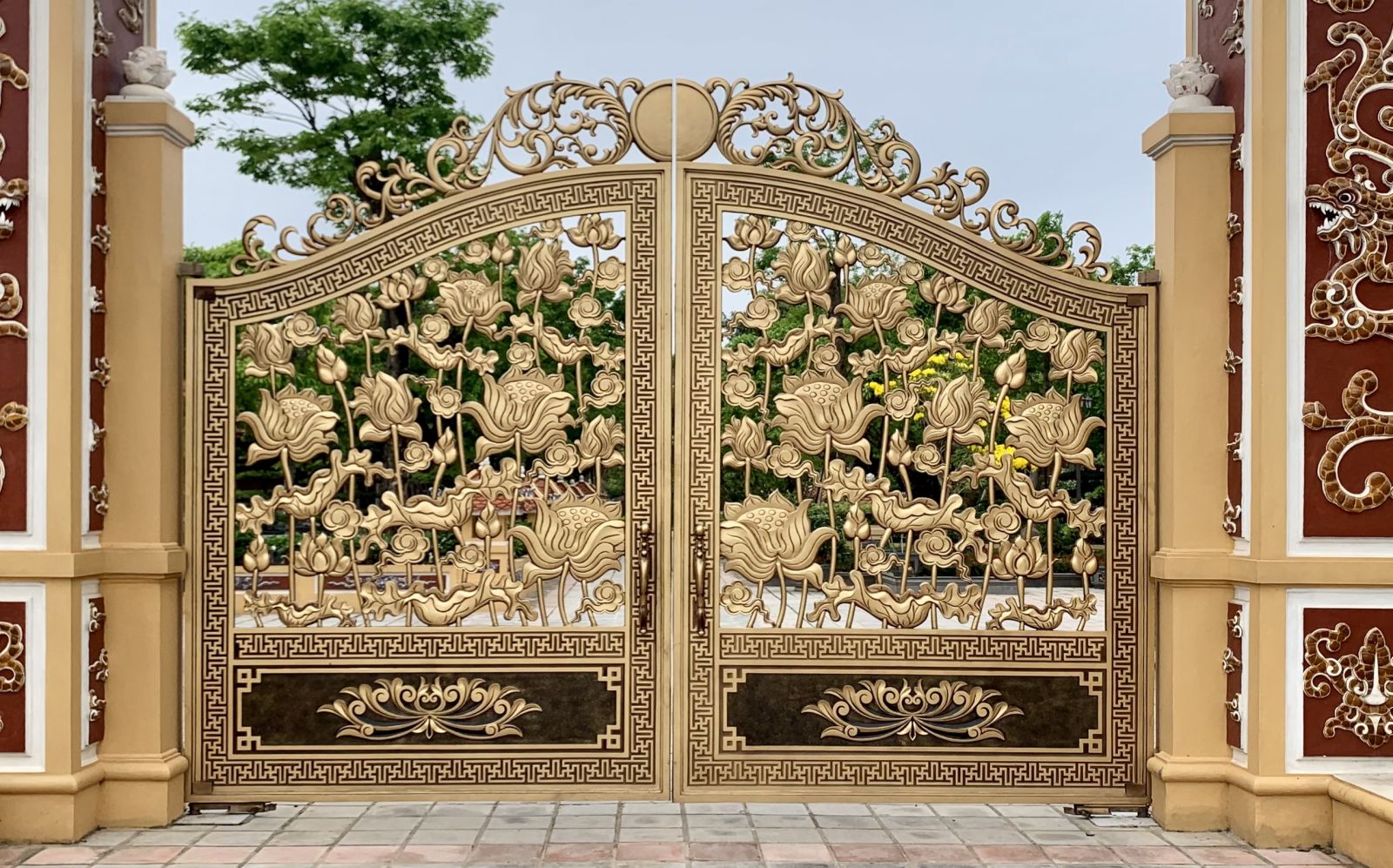 cong-nhom-duc-hoa-sen