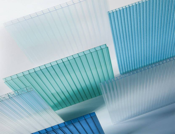 tam-nhua-polycarbonate-lop-mai-lay-sang-dang-rong-ruot